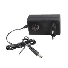Weko 8.4 Volt - 2 Amper 5.5x2.5mm Uçlu Priz Tip Kırmızı Yeşil Ledli Yerli Üretim Akü Şarj Adaptörü